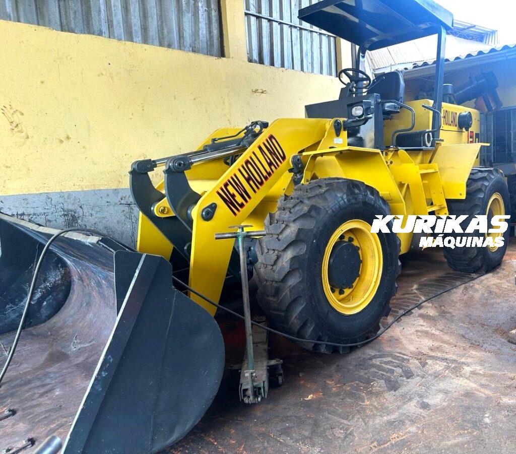 Pá Carregadeira 12B ano 2009 New Holland