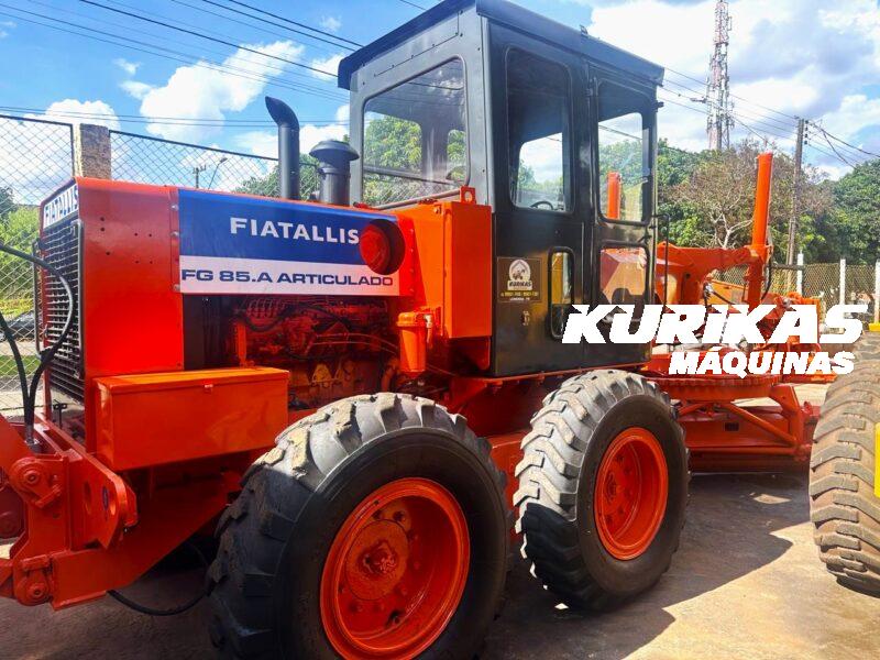 Motoniveladora Fiat Allis FG85A ano 1992 usada