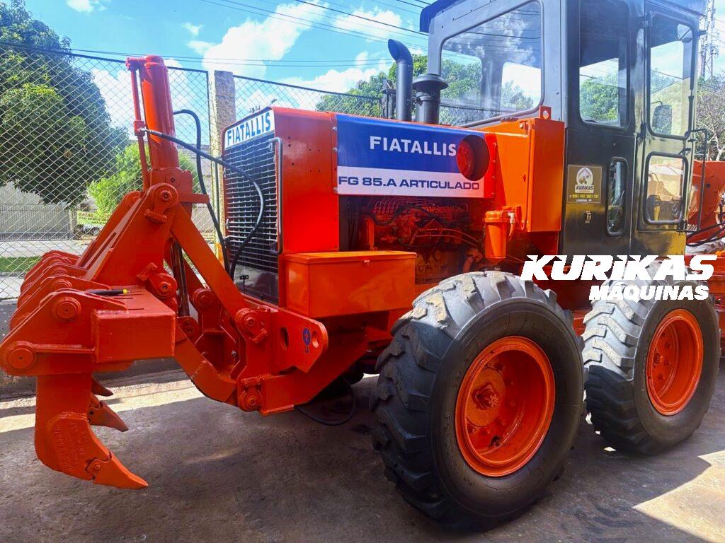 Motoniveladora Fiat Allis FG85A ano 1992 usada