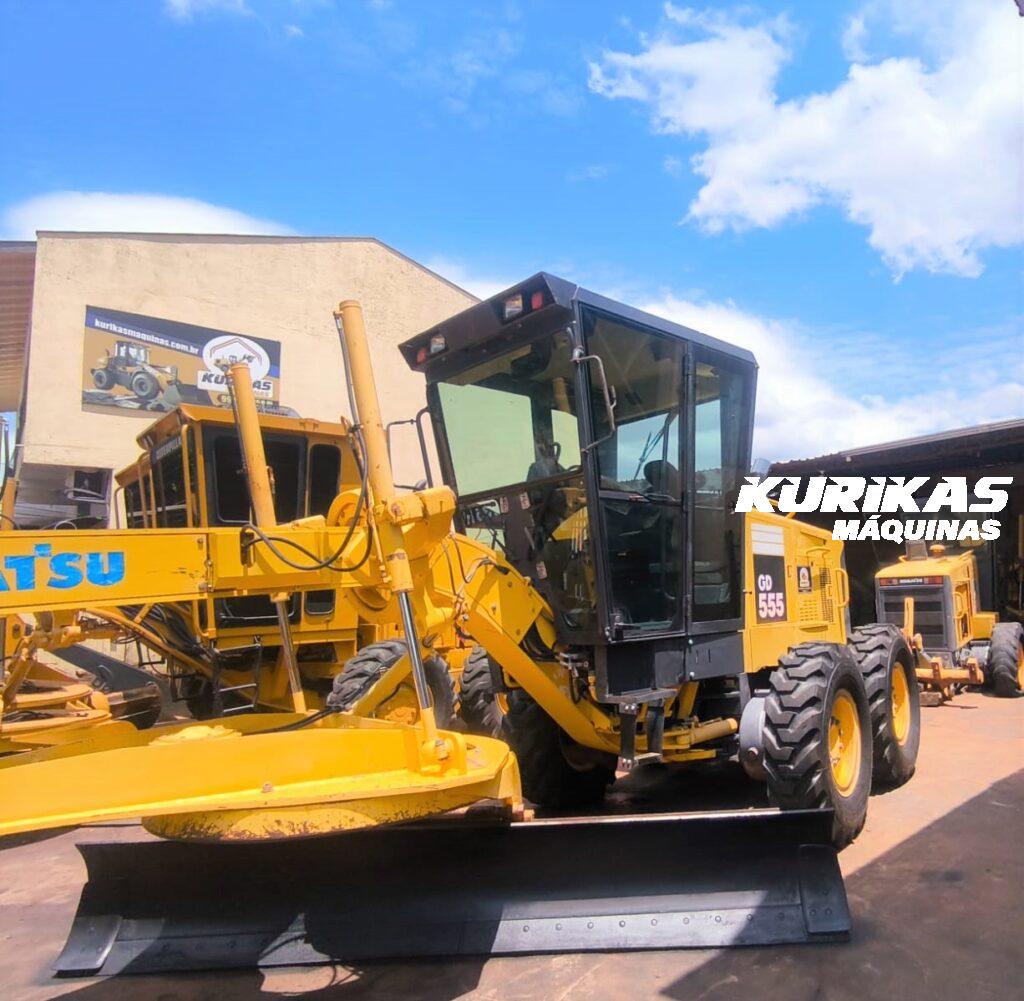 Motoniveladora Patrol Komatsu GD55 ano 2010